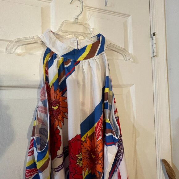 Ladies top - Picture 2 of 4